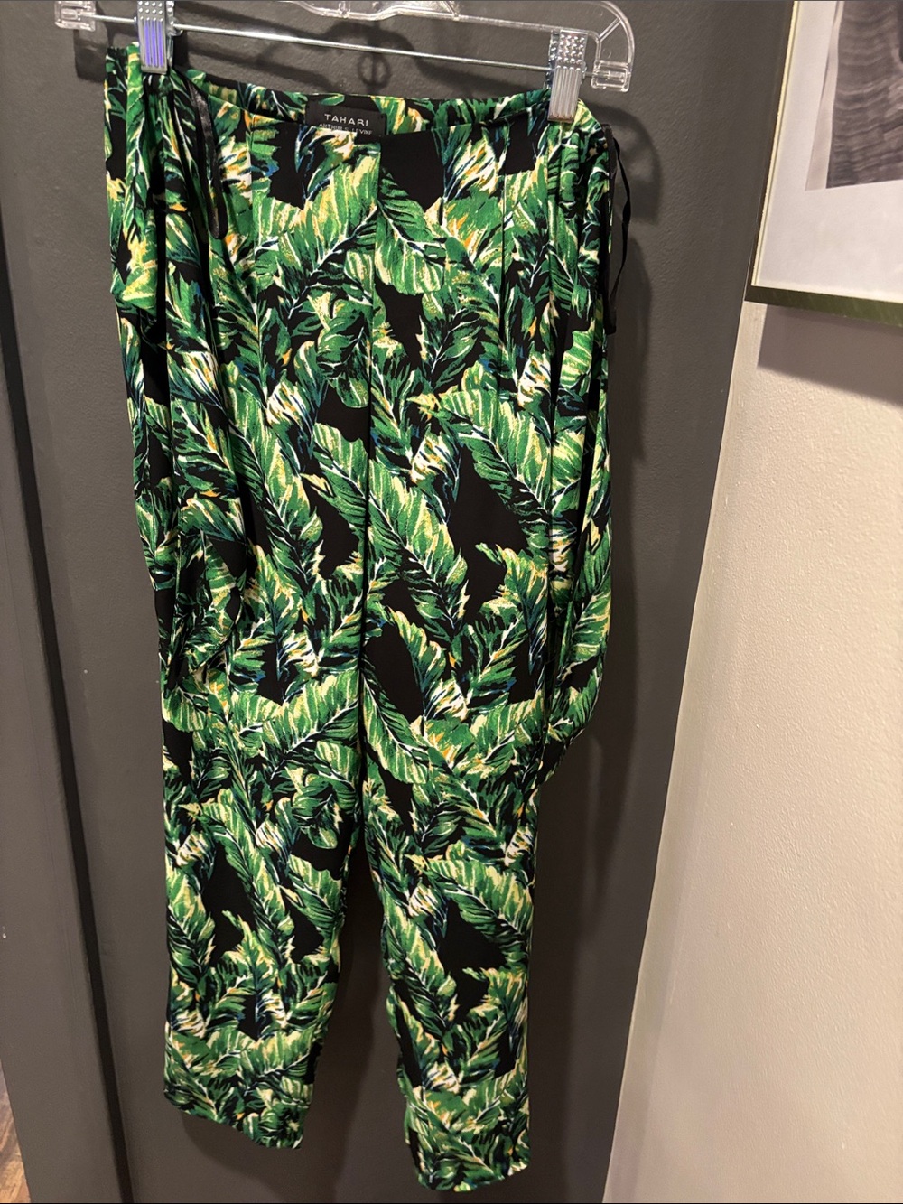 Tahari Black and Green Tropical-Leaf  Pants